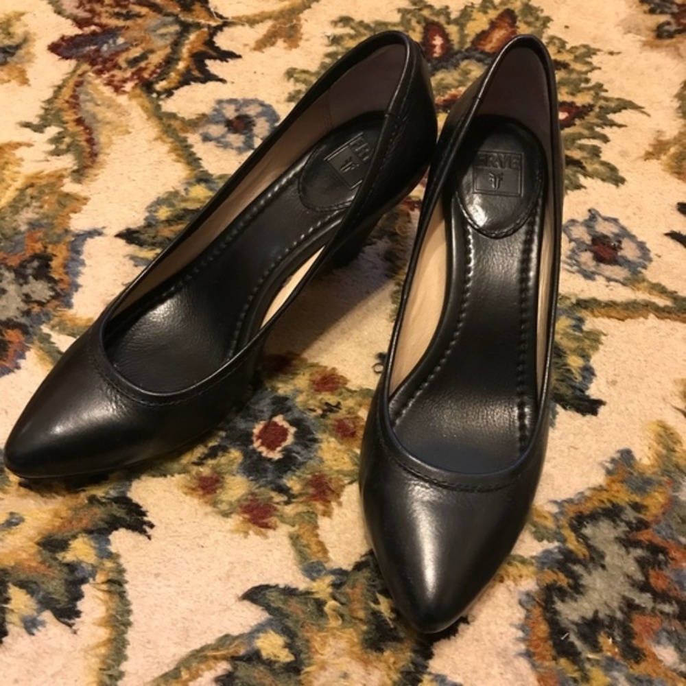 Frye Regina Pumps